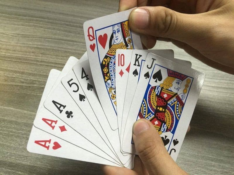 Đừng phạm phải những sai lầm này khi chơi Phỏm online